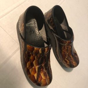 Dansko clogs 39